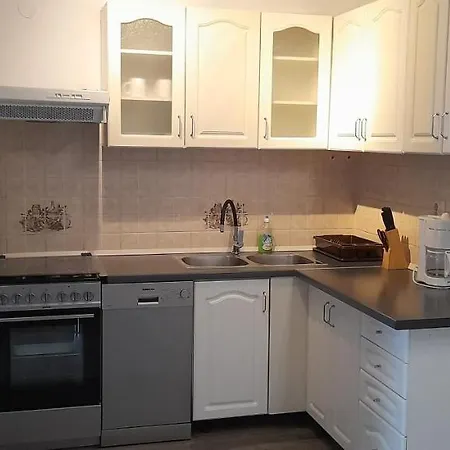 Flora Apartmán