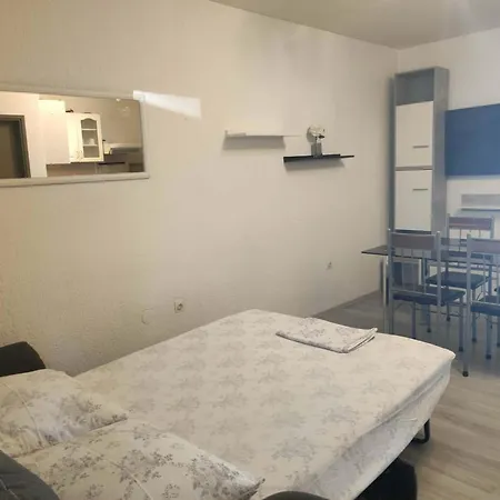 Flora Appartement *