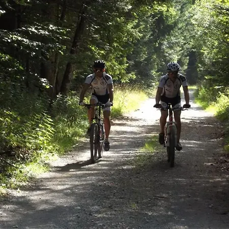 Flora アパート *